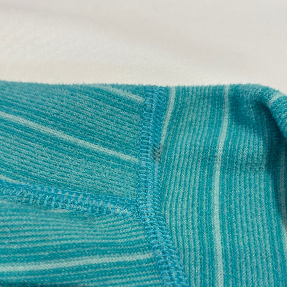 Patagonia Aqua Striped Quarter-Zip Fleece size XS or 5-6 - Picture 6 of 6